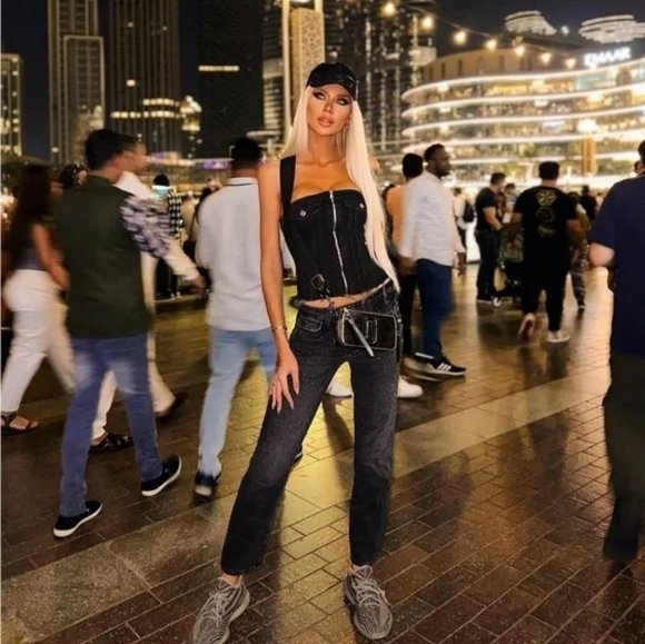 The Slim With Rhinestone Jeans Size 6 - Picture 1 of 11